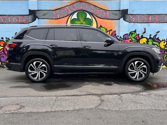 Photo of 2022 Deep Black Pearl Volkswagen Atlas