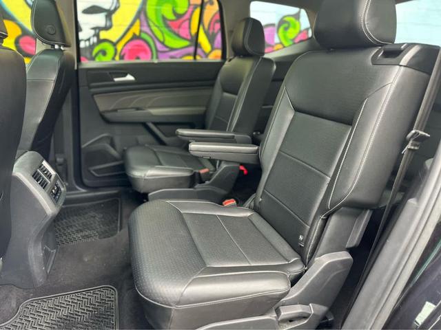 Photo of 2022 Deep Black Pearl Volkswagen Atlas