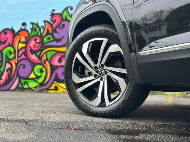 Photo of 2022 Deep Black Pearl Volkswagen Atlas