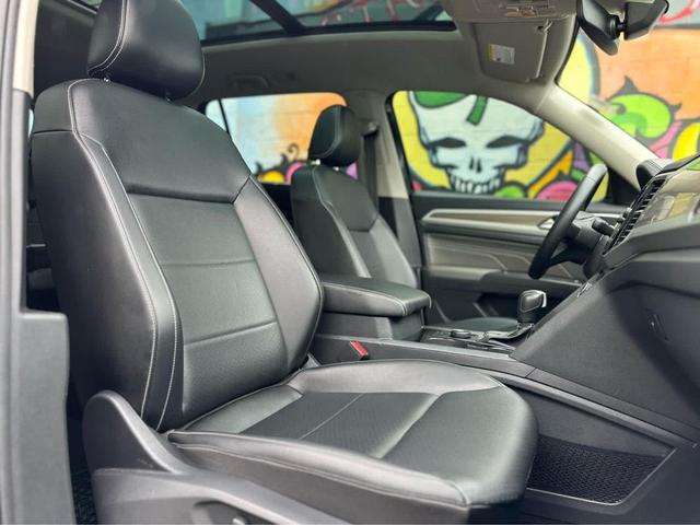 Photo of 2022 Deep Black Pearl Volkswagen Atlas