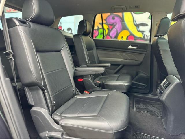 Photo of 2022 Deep Black Pearl Volkswagen Atlas