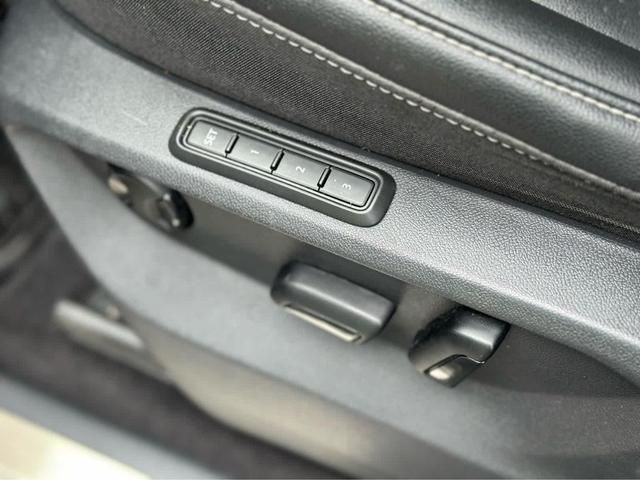 Photo of 2022 Deep Black Pearl Volkswagen Atlas