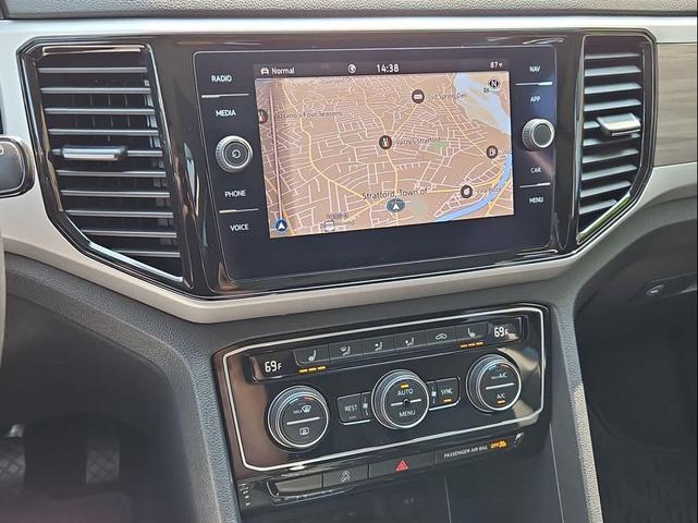 Photo of 2022 Deep Black Pearl Volkswagen Atlas