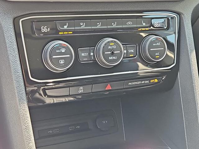 Photo of 2022 Deep Black Pearl Volkswagen Atlas