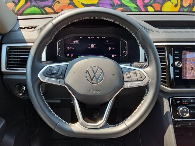 Photo of 2022 Deep Black Pearl Volkswagen Atlas