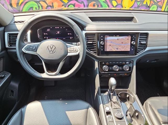 Photo of 2022 Deep Black Pearl Volkswagen Atlas
