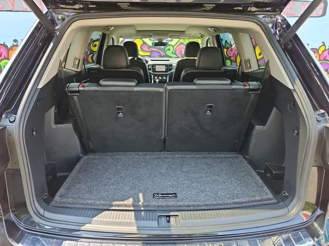 Photo of 2022 Deep Black Pearl Volkswagen Atlas