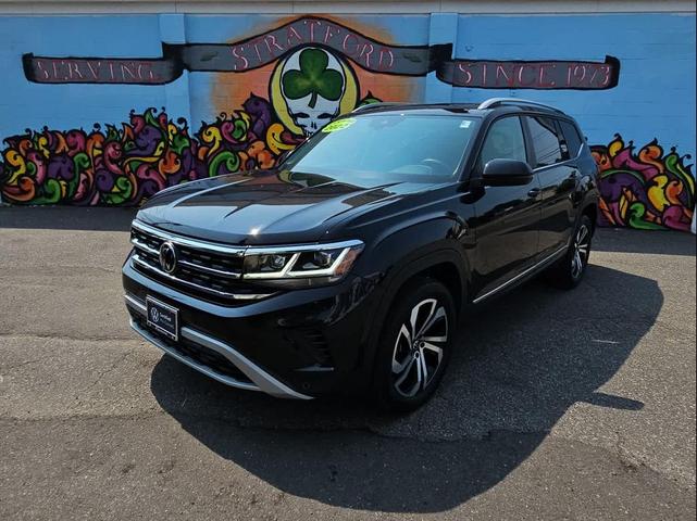 Photo of 2022 Deep Black Pearl Volkswagen Atlas