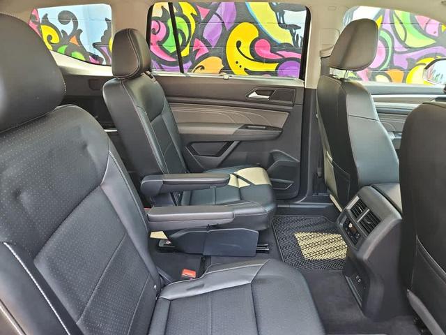 Photo of 2022 Deep Black Pearl Volkswagen Atlas