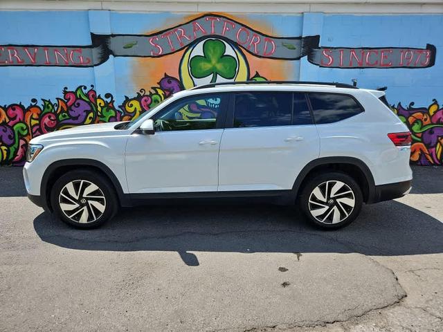 Photo of 2024 Pure White Volkswagen Atlas