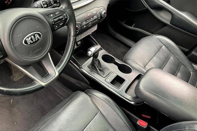Photo of 2016 Snow White Pearl Kia Sorento