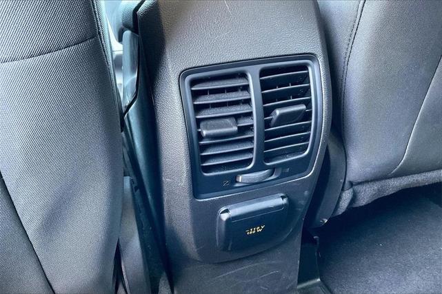 Photo of 2015 Oxford White Ford Escape