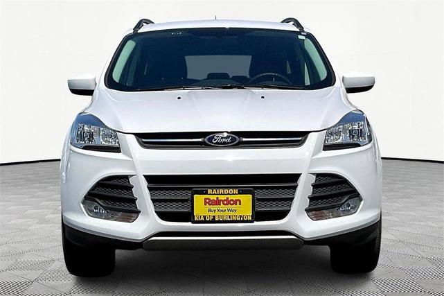 Photo of 2015 Oxford White Ford Escape