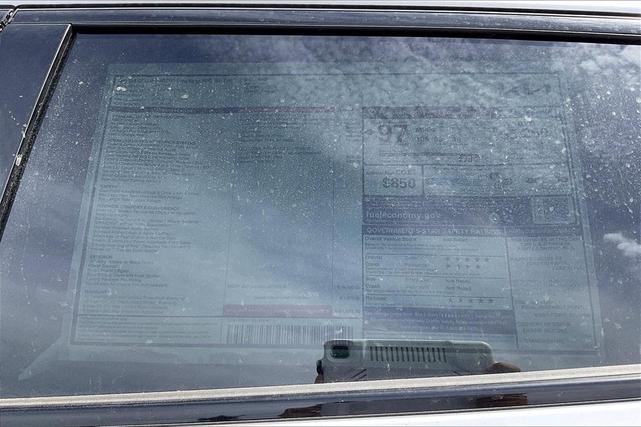 Photo of 2025 Glacier White Pearl Kia EV6