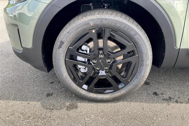 Photo of 2025 Jungle Green Kia Telluride
