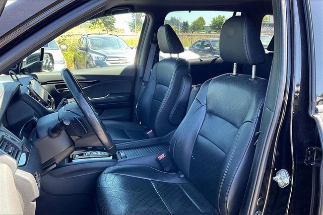 Photo of 2019 Black Copper Pearl Honda Passport