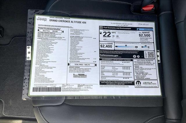 Photo of 2025 Bright White Clearcoat Jeep Grand Cherokee