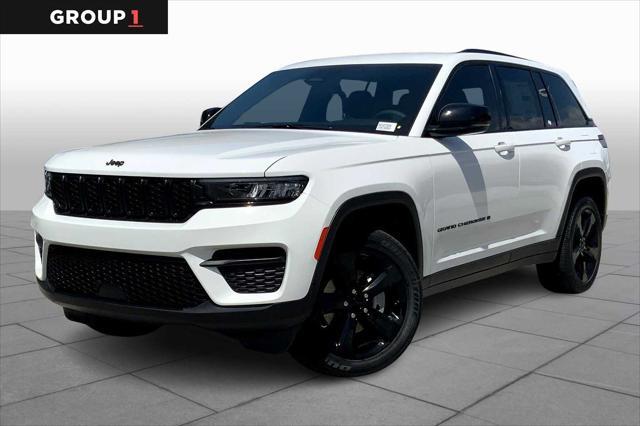 Photo of 2025 Bright White Clearcoat Jeep Grand Cherokee