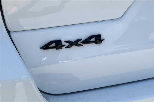 Photo of 2025 Bright White Clearcoat Jeep Grand Cherokee