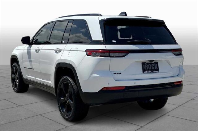 Photo of 2025 Bright White Clearcoat Jeep Grand Cherokee