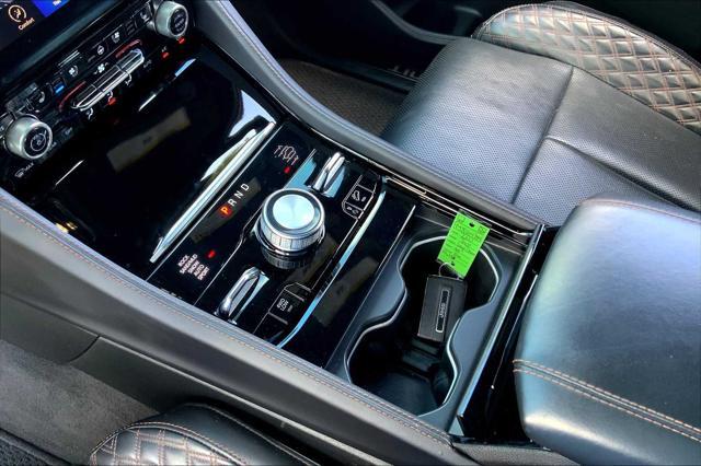 Photo of 2021 Diamond Black Crystal Pearlcoat Jeep Grand Cherokee L