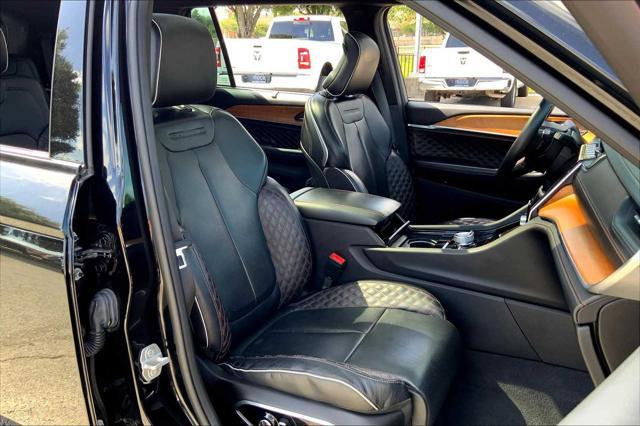 Photo of 2021 Diamond Black Crystal Pearlcoat Jeep Grand Cherokee L