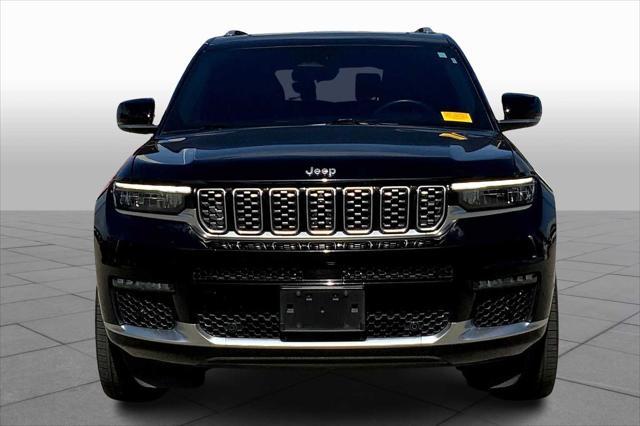 Photo of 2021 Diamond Black Crystal Pearlcoat Jeep Grand Cherokee L