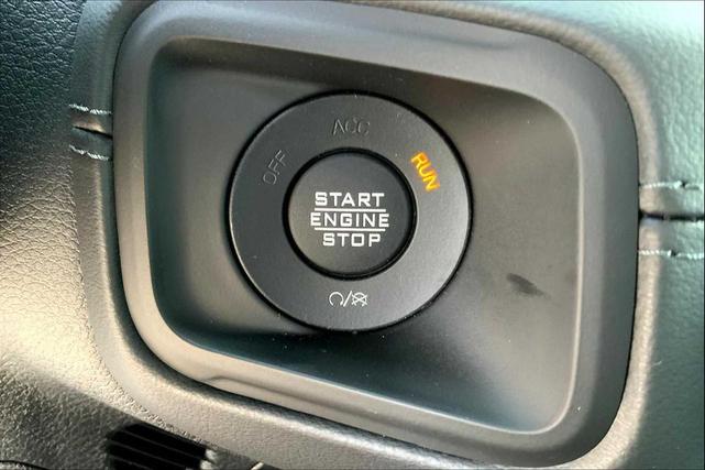 Photo of 2025 Blue Jeep Gladiator