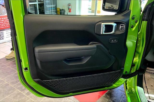 Photo of 2025 Green Jeep Wrangler