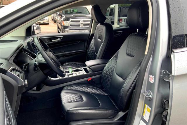 Photo of 2024 Iconic Silver Metallic Ford Edge