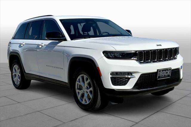 Photo of 2024 Bright White Clearcoat Jeep Grand Cherokee
