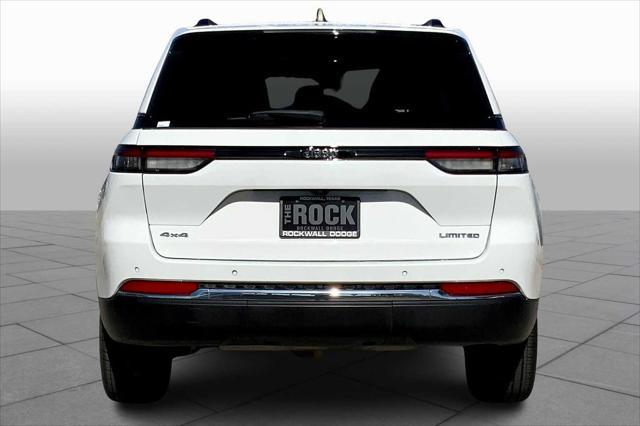 Photo of 2024 Bright White Clearcoat Jeep Grand Cherokee
