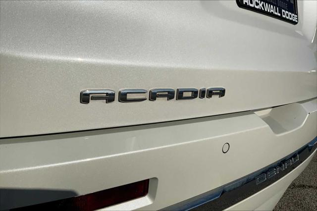 Photo of 2023 White Frost Tricoat GMC Acadia