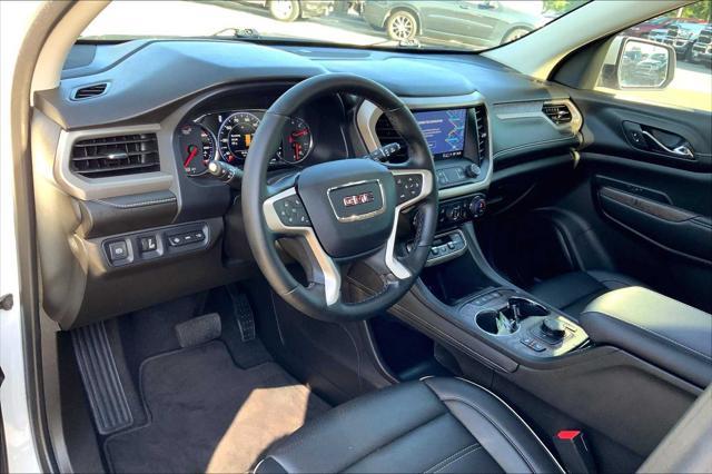 Photo of 2023 White Frost Tricoat GMC Acadia