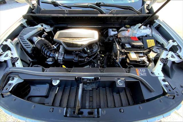Photo of 2023 White Frost Tricoat GMC Acadia