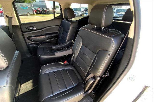 Photo of 2023 White Frost Tricoat GMC Acadia
