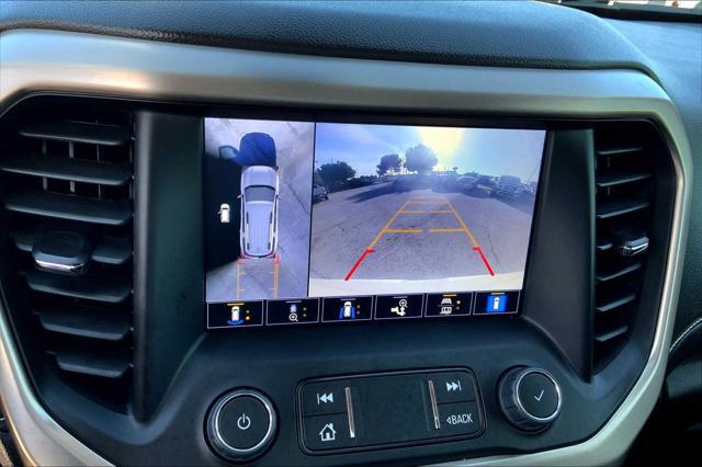 Photo of 2023 White Frost Tricoat GMC Acadia