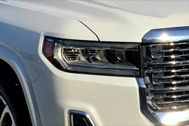 Photo of 2023 White Frost Tricoat GMC Acadia