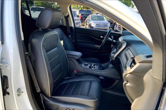 Photo of 2023 White Frost Tricoat GMC Acadia