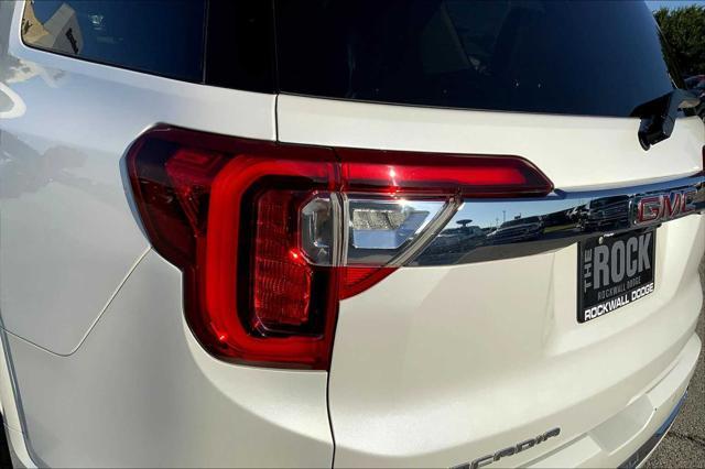Photo of 2023 White Frost Tricoat GMC Acadia