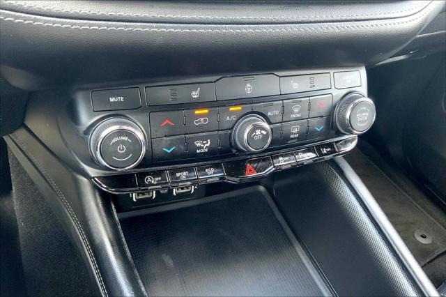 Photo of 2022 Octane Red Pearlcoat Dodge Durango