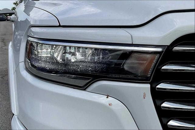 Photo of 2025 Bright White Clearcoat RAM 1500