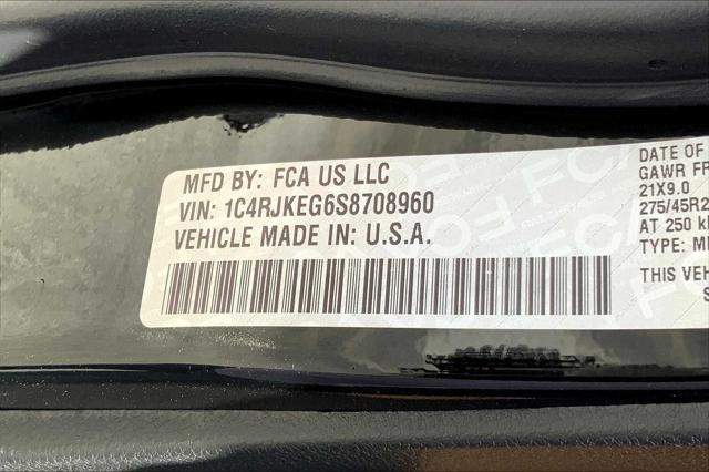 Photo of 2025 Diamond Black Crystal Pearlcoat Jeep Grand Cherokee L