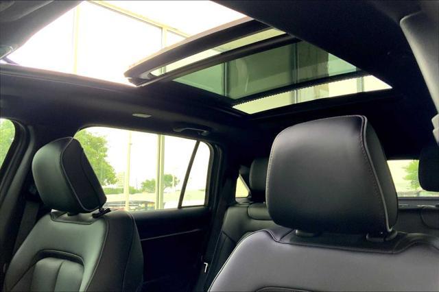Photo of 2025 Baltic Gray Metallic Clearcoat Jeep Wagoneer S