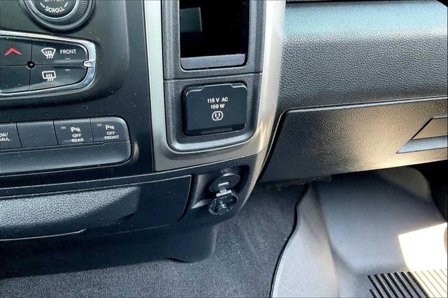 Photo of 2018 Bright Silver Metallic Clearcoat RAM 1500