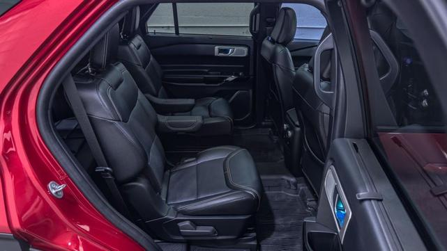 Photo of 2022 Rapid Red Metallic Tinted Clearcoat Ford Explorer