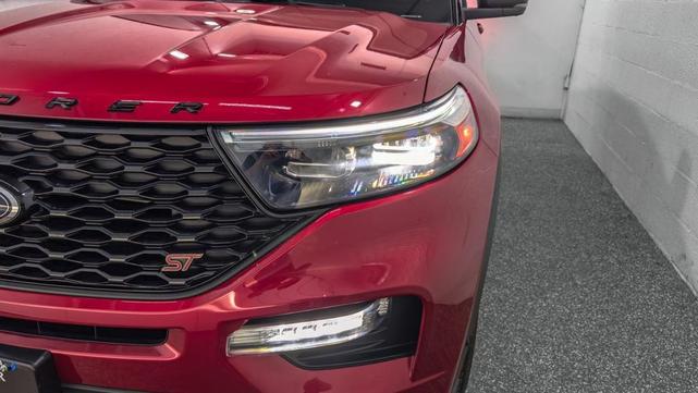 Photo of 2022 Rapid Red Metallic Tinted Clearcoat Ford Explorer