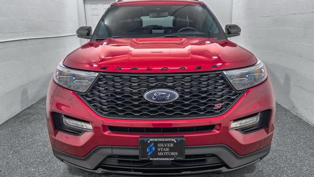 Photo of 2022 Rapid Red Metallic Tinted Clearcoat Ford Explorer