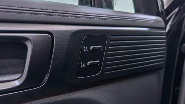 Photo of 2025 Phantom Black Hyundai SANTA FE