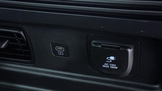 Photo of 2025 Phantom Black Hyundai SANTA FE